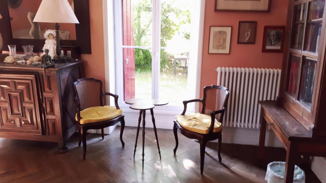Bed and Breakfast La Cure Du Maine Charles Birac  Esterno foto