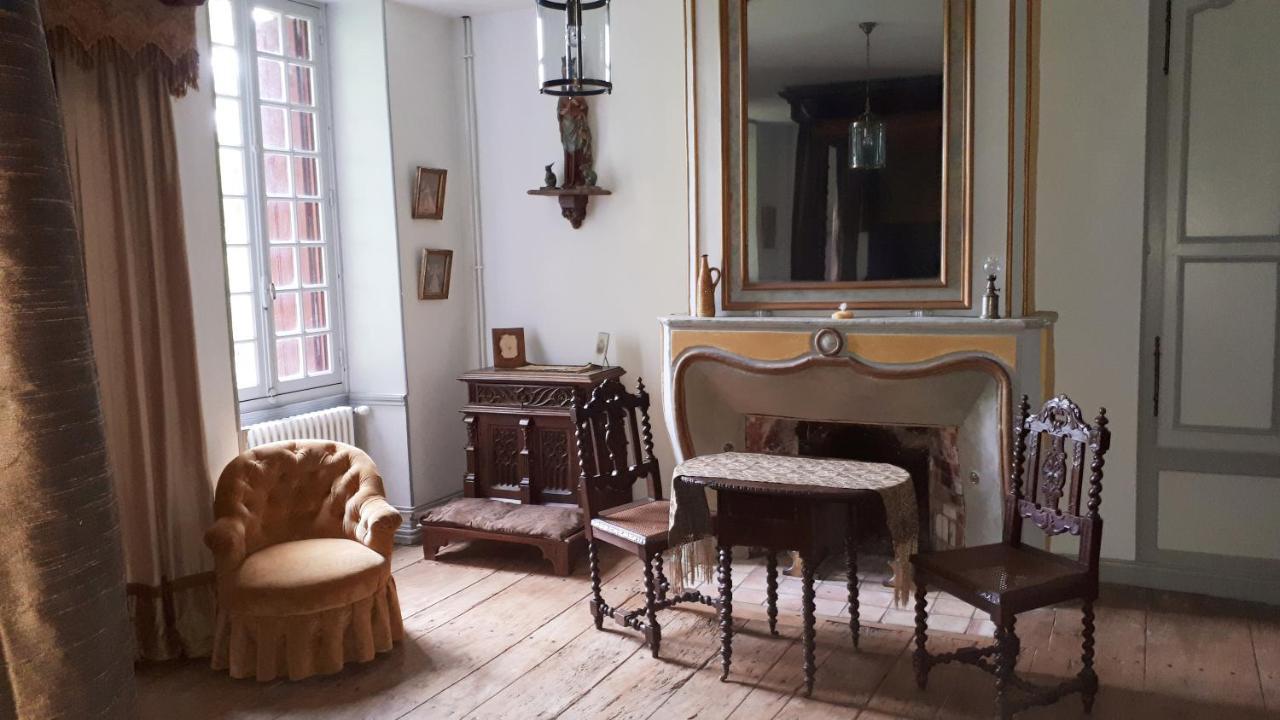 Bed and Breakfast La Cure Du Maine Charles Birac  Esterno foto