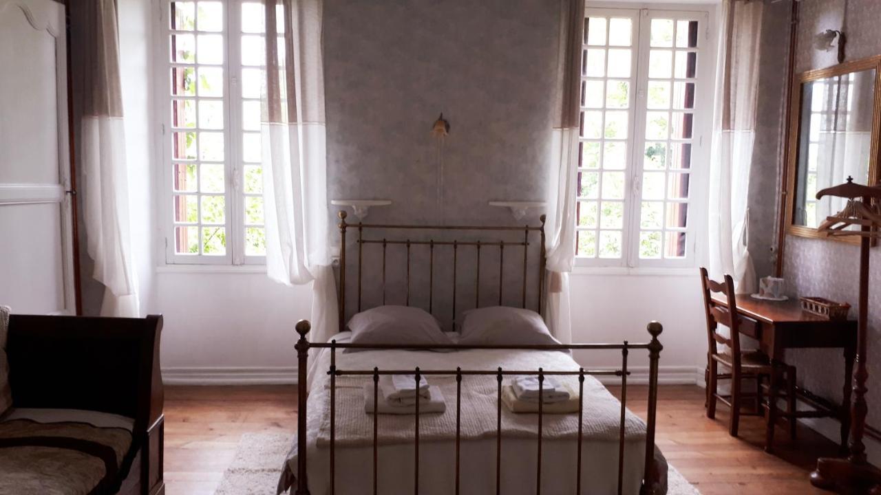 Bed and Breakfast La Cure Du Maine Charles Birac  Esterno foto